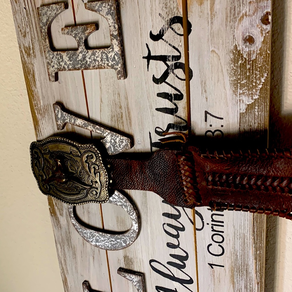 Womens western style belt real leather L new with tags!